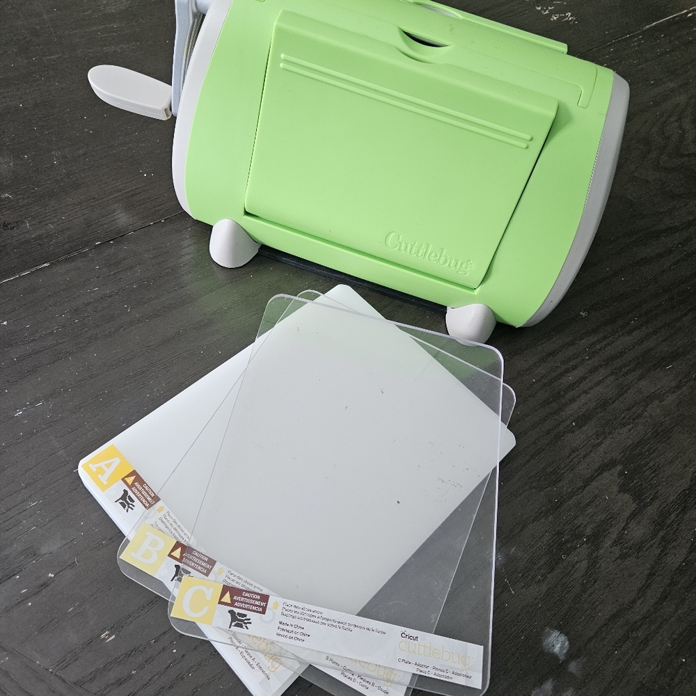 Provo Craft Cuttlebug w/Plates